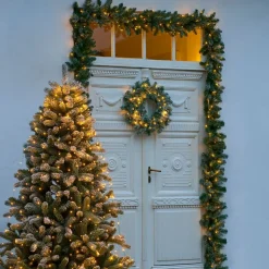 Anton LED krans met Tim, groen met sneeuwdecoratie