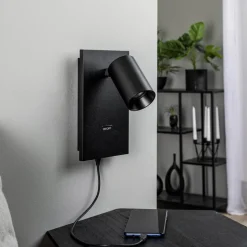 Arcchio spot Brinja, zwart, metaal, USB-C, schakelaar