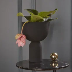 AYTM Torus bloempot, zwart, Ø 22 cm, hoogte 30,6 cm, ijzer