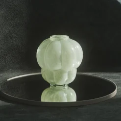 AYTM Uva vaas, glas, groen, Ø 26 cm, hoogte 28 cm, mondgeblazen