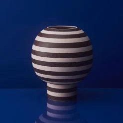 AYTM Varia vaas, rood, Ø 18 cm, hoogte 21 cm, keramiek