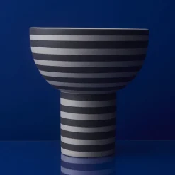 AYTM Varia vaas, zwart, Ø 23 cm, hoogte 24 cm, keramiek