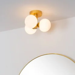 Badkamer-plafondlamp Trudy, 3-lamps mat goud/opaal