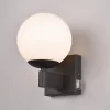 Badkamerwandlamp Kula, glazen kap, IP44, zwart