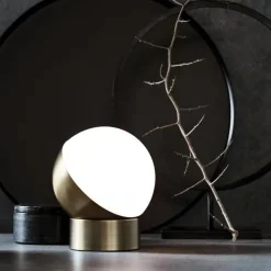 Beacon tafellamp Mikoh, antiek messingkleurig metaal, glas