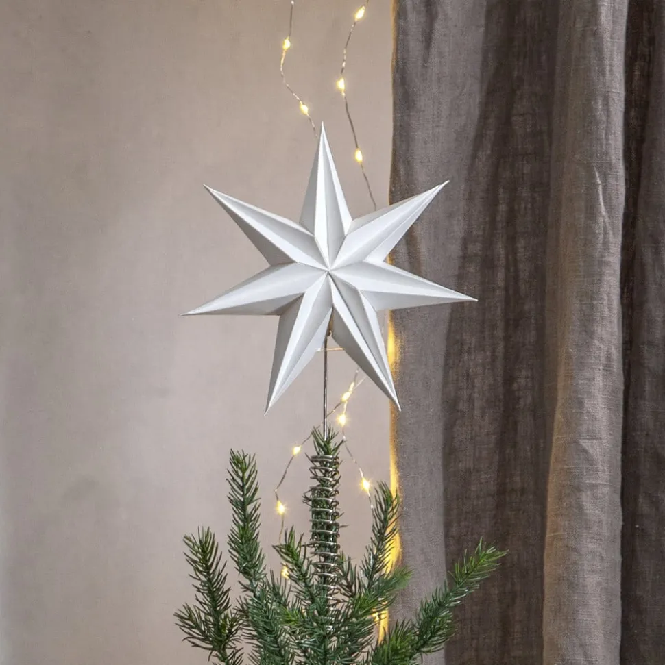 Boomtoppen-papieren ster Isa met metalen spiraal