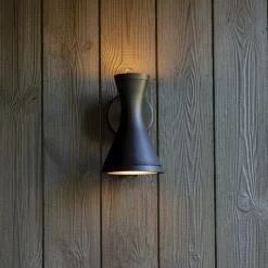 Buitenwandlamp Brund in asymmetrische vorm