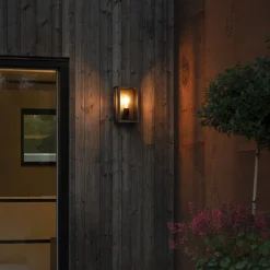 Buitenwandlamp Carpi, zwart, 18 x 30 cm