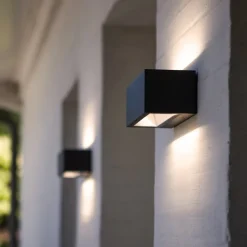 Buitenwandlamp Gemini hoekig 16cm 3.000 K