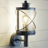 Buitenwandlamp Hilburn 1 met decoratieve kap
