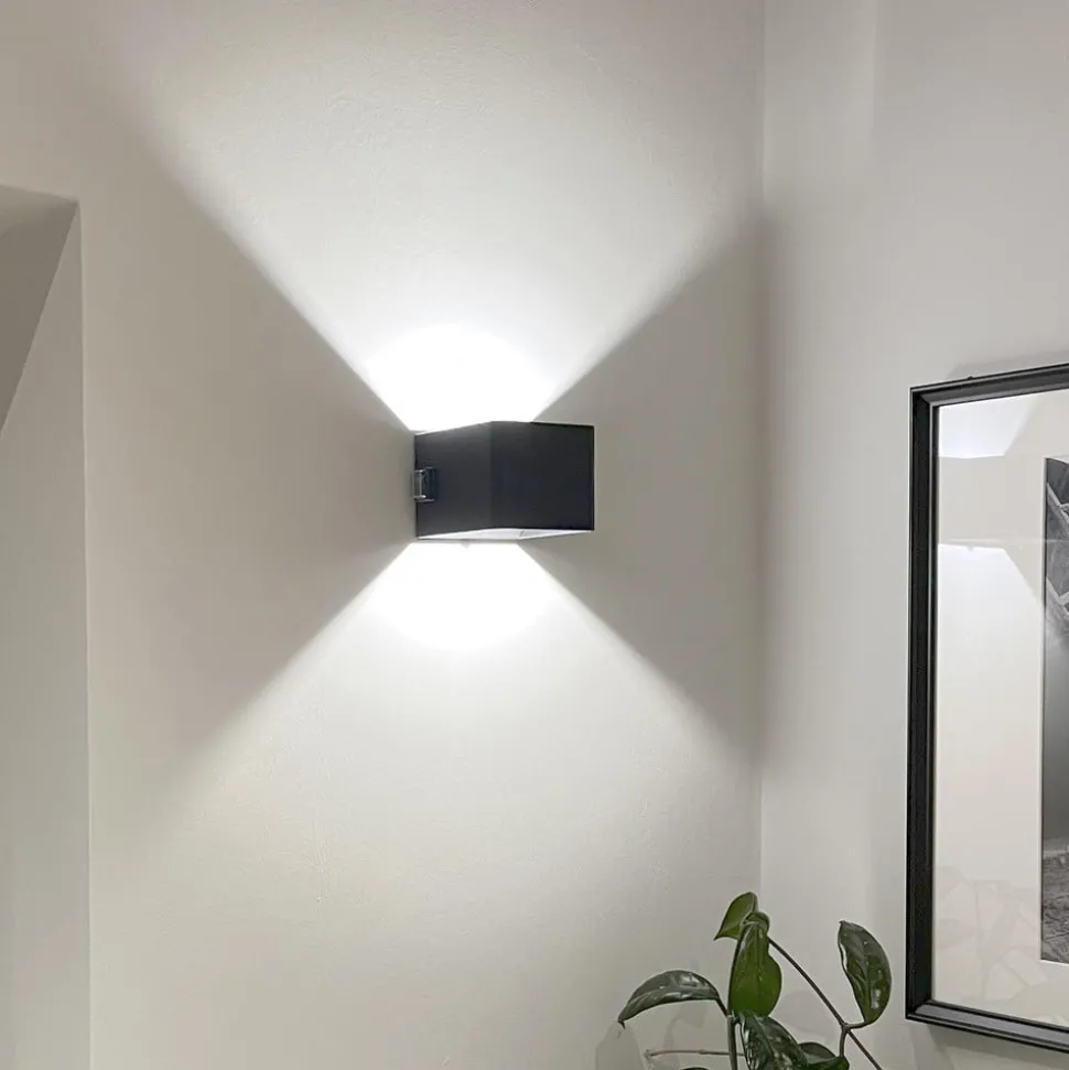 Buitenwandlamp Iseo, zwart, breedte 10 cm, sensor