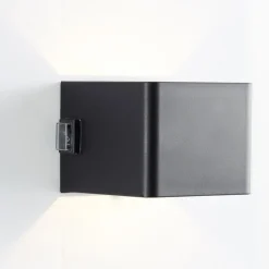 Buitenwandlamp Iseo, zwart, breedte 10 cm, sensor