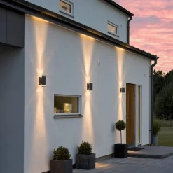 Buitenwandlamp Modena met sleuf, 2-lamps zwart