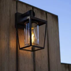 Buitenwandlamp West van gegoten aluminium en glas