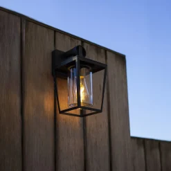 Buitenwandlamp West van gegoten aluminium en glas