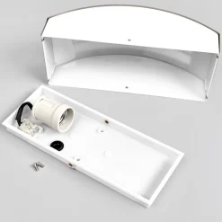 Chique buitenwandlamp Raja met strepenlook