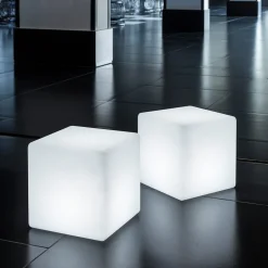Cub - een lichtgevende kubus voor buiten
