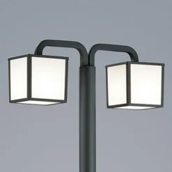 Cubango - een LED mastlamp met 2 lantaarns