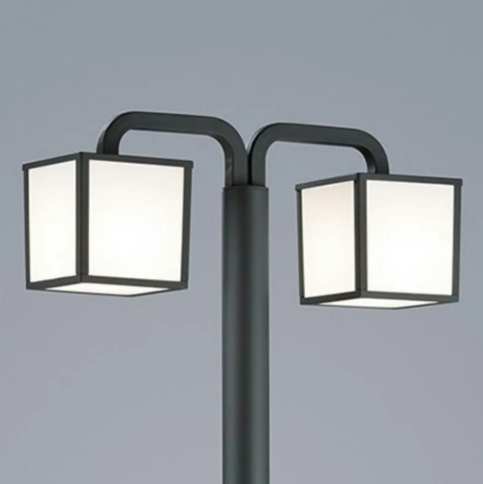 Cubango - een LED mastlamp met 2 lantaarns