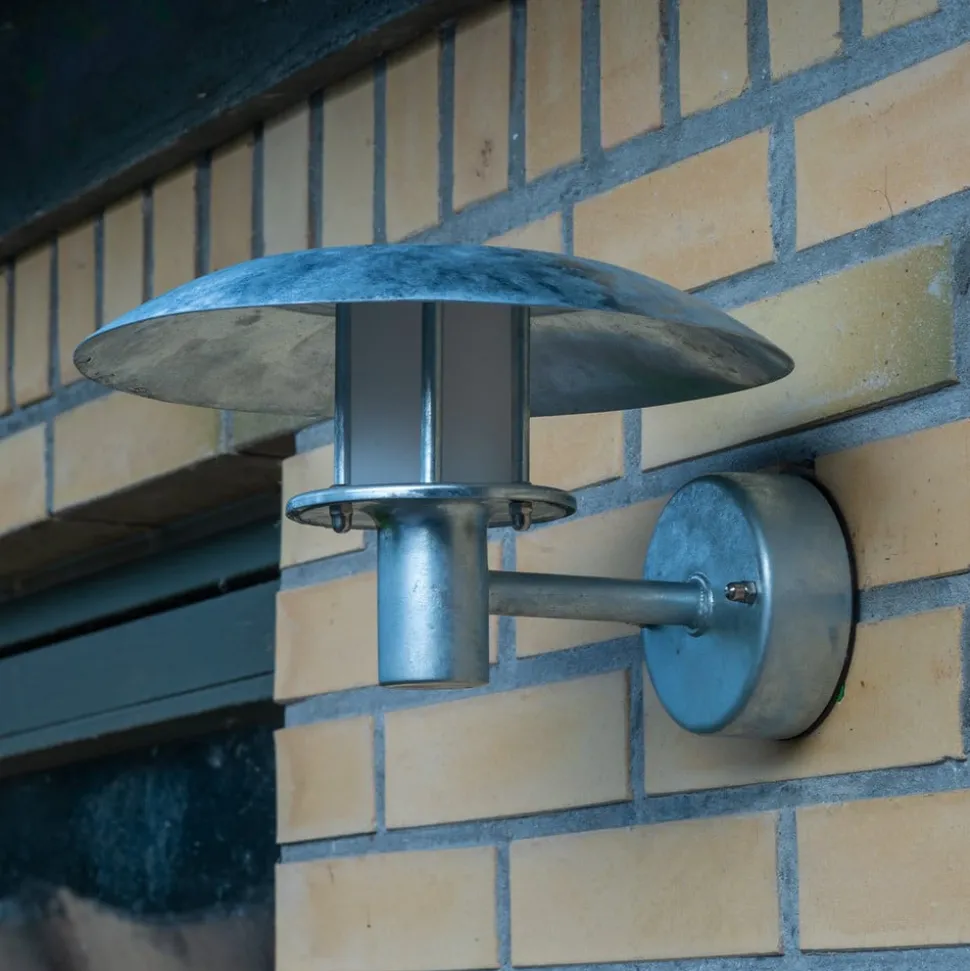 Dyberg Larsen buitenwandlamp Randers, gegalvaniseerd, Ø 25 cm