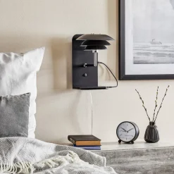 Dyberg Larsen DL20 USB Shelf wandlamp, zwart