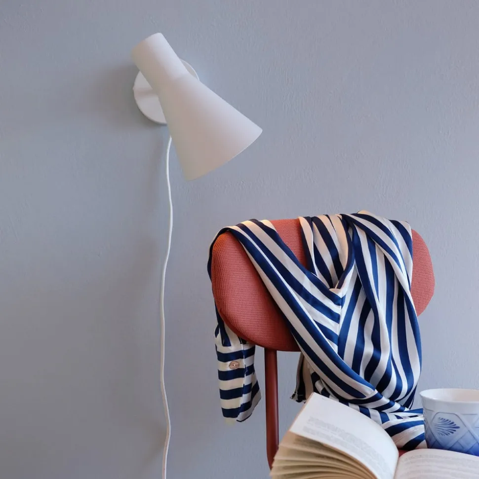 Dyberg Larsen DL12 wandlamp, wit