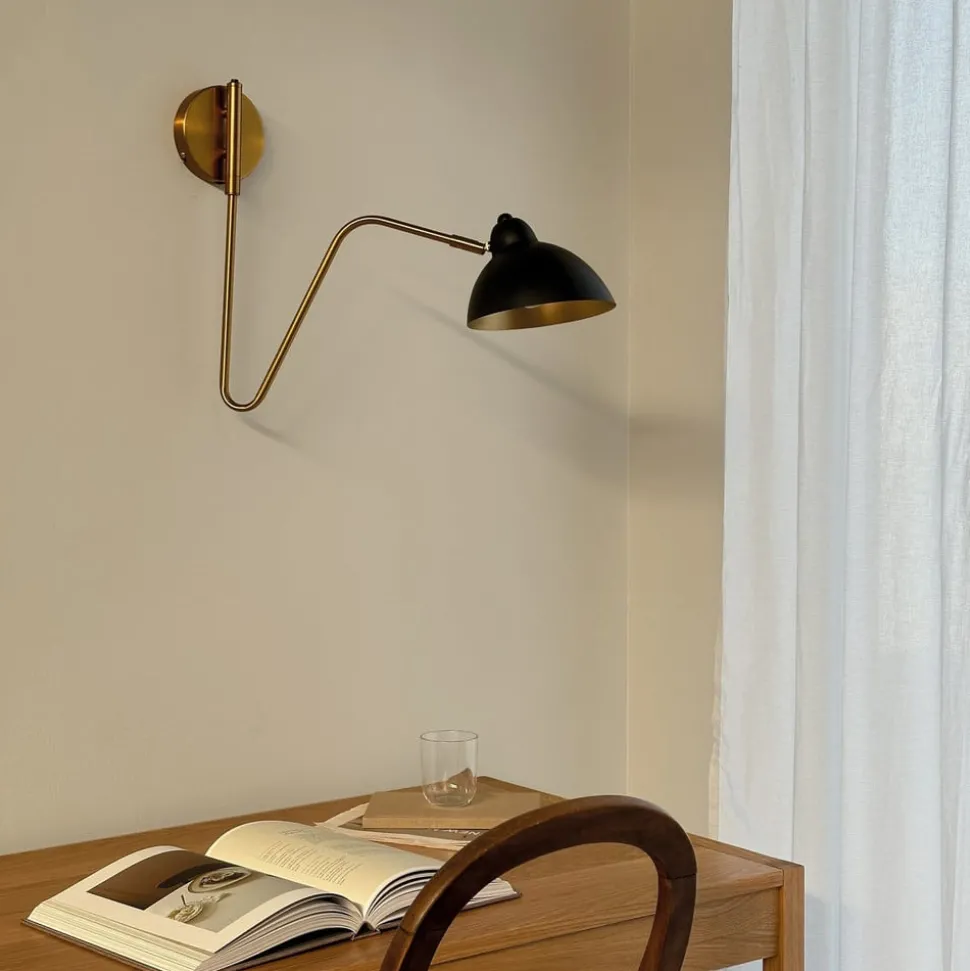 Dyberg Larsen Futura wandlamp, zwart, metaal