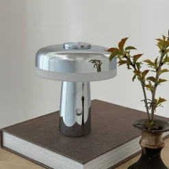 Dyberg Larsen LED tafellamp Porter, chroom, hoogte 16 cm