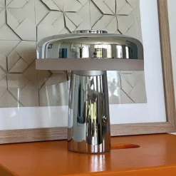 Dyberg Larsen LED tafellamp Porter, chroom, hoogte 16 cm