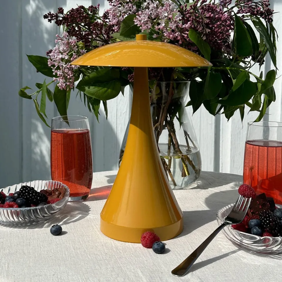 Dyberg Larsen LED tafellamp Wenen, curry, hoogte 28 cm