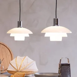 Dyberg Larsen Morph hanglamp, opaal, Ø 28 cm, glas