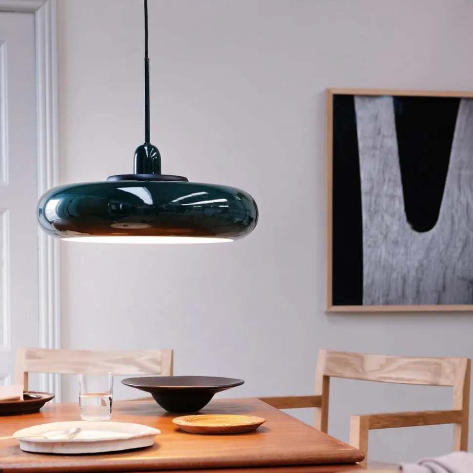 Dyberg Larsen Planet hanglamp, donkergroen, Ø 40 cm, metaal