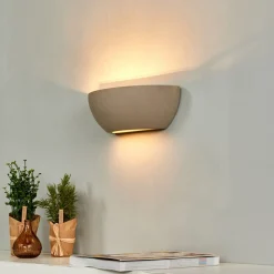 Elegante wandlamp Renata uit beton