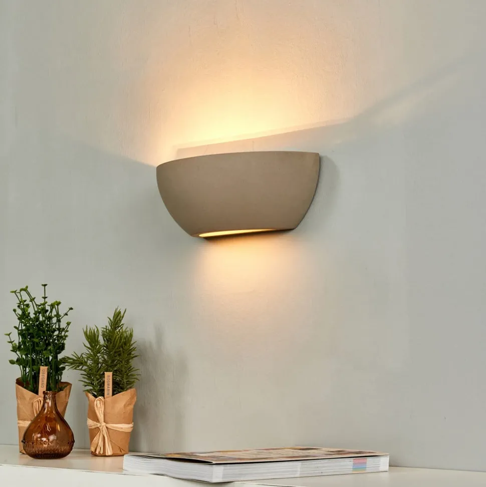 Elegante wandlamp Renata uit beton
