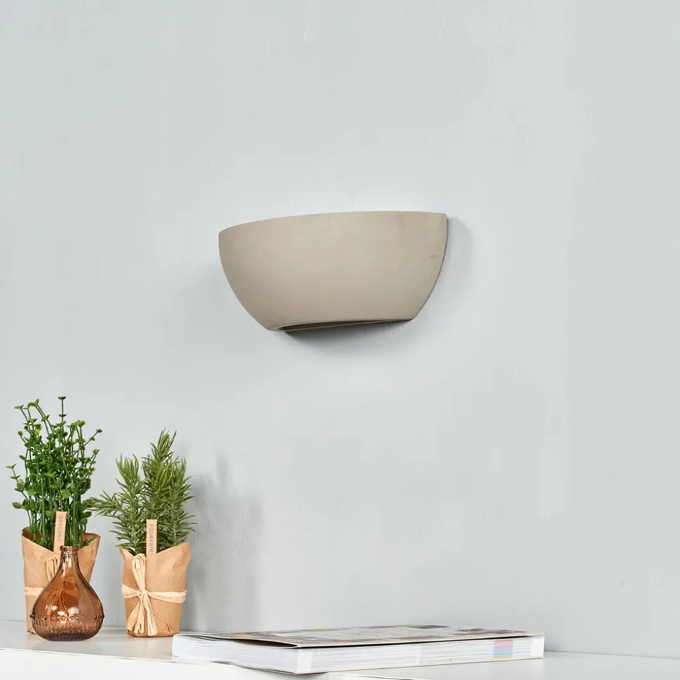 Elegante wandlamp Renata uit beton