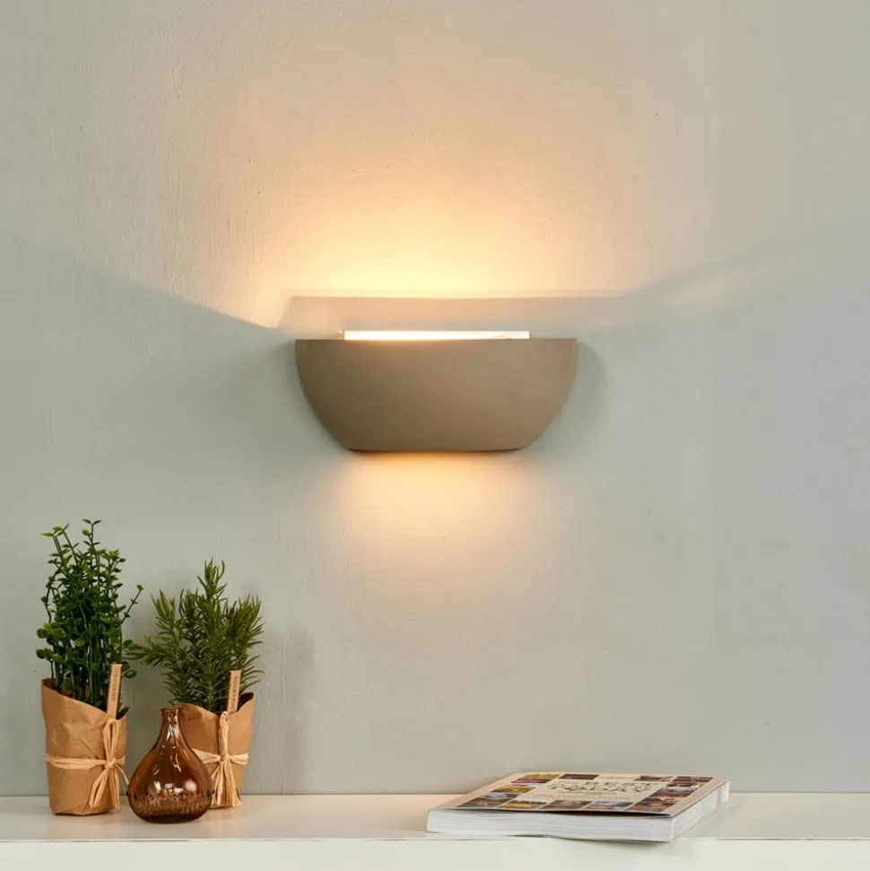 Elegante wandlamp Renata uit beton
