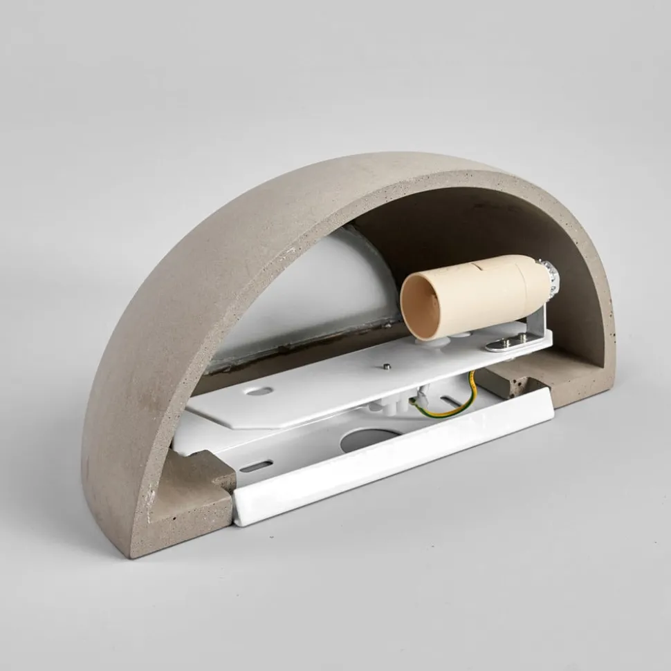 Elegante wandlamp Renata uit beton