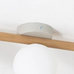 Estera plafondlamp, opaal glas, hout, 3-lamps