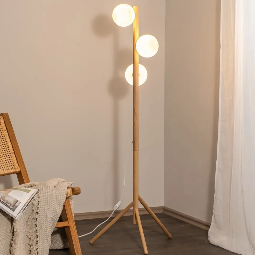 Estera vloerlamp, opaalglas, houten frame, 132 cm, 3-lamps
