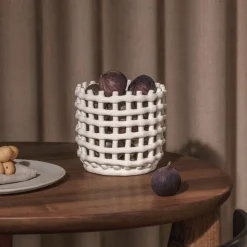 ferm LIVING Keramische mand, rond, Ø 16 cm, wit, keramiek