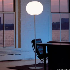 FLOS Glo-Ball Floor 2 vloerlamp, mat zilver