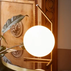 FLOS IC T1 Laag tafellamp messing gekleurd