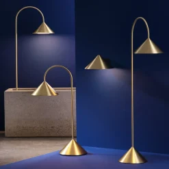 FRANDSEN LED grondspies lamp Grasp, messingkleurig, hoogte 82 cm