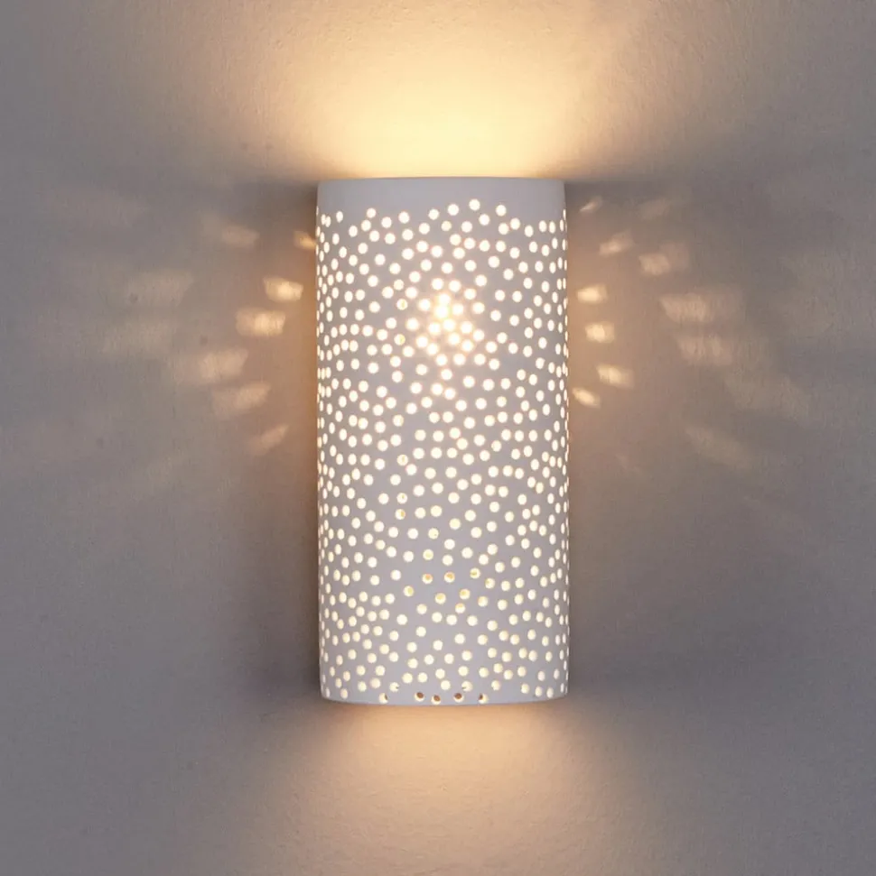 Gatpatroon-wandlamp Jiru uit wit gips