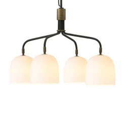 Gubi Kroonluchter Howard 4-lamps Ø 66 cm brons/wit