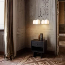 Gubi Kroonluchter Howard 4-lamps Ø 66 cm brons/wit