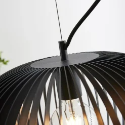 Hanglamp Jusra van zwart metaal, 1-lamp.