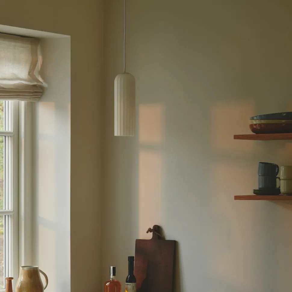 Hanglamp Miella, geribbeld glas, gesatineerd/wit