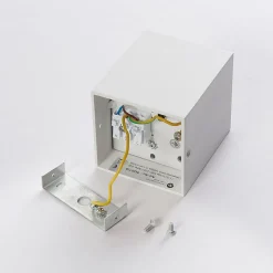 Hoekig opbouw-downlight Carson in wit