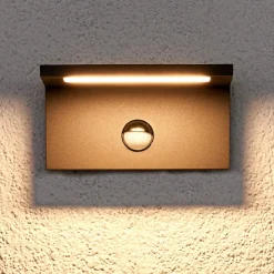 Hoekige LED outdoor wandlamp Darina, bewegingsm.